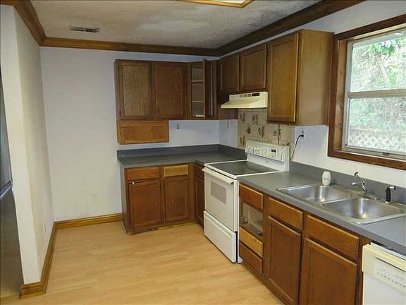 4th image of 14236 Winterset Dr