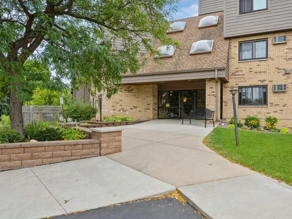 1000 41st Ave NE APT 215, Columbia Heights, MN 55421