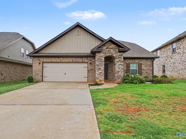 111 Rose Valley Dr, New Market, AL 35761