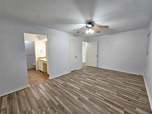 1400 Oakhill Dr — Photo 6