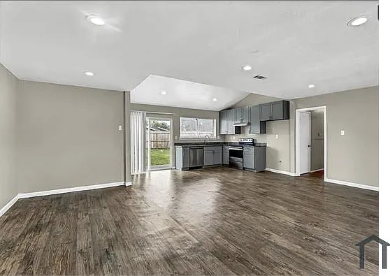 9311 Golden Wood Ln — Photo 1