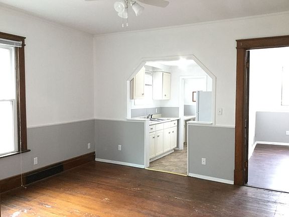 5th image of 935 Farrington St #2