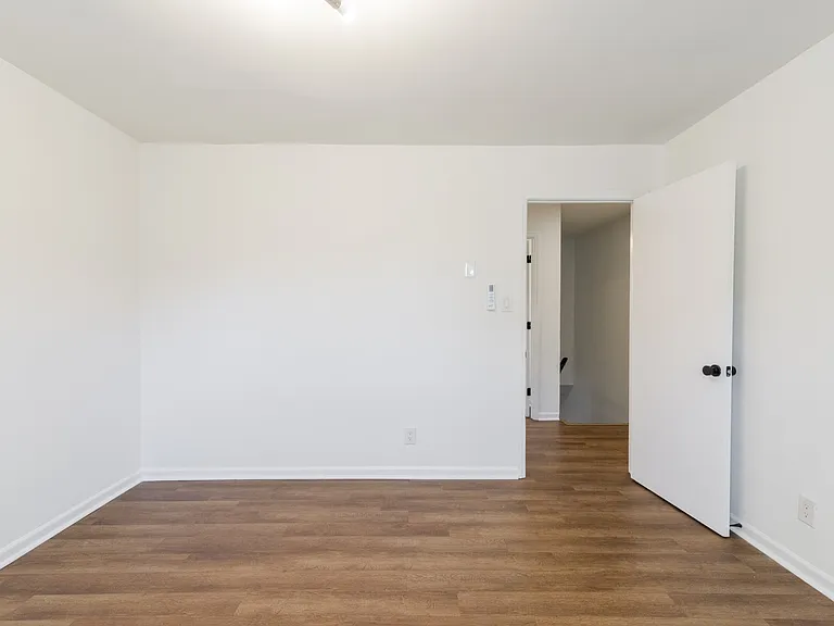 929 Cantwell St — Photo 18