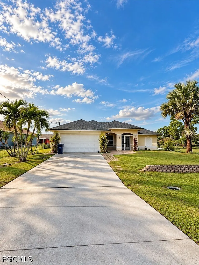 3 bed, 2.0 bath, 1704 sqft, $1,900 — Photo 1
