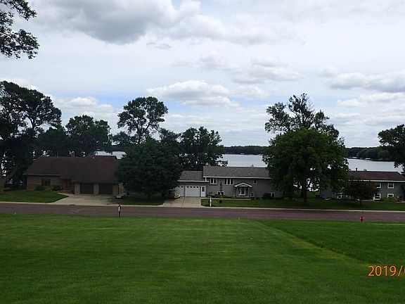 3rd image of 2100 Knollwood Dr