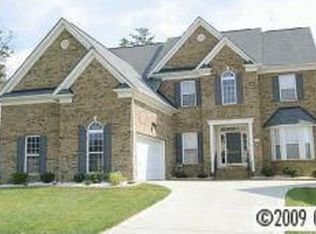 4040 Barclay Forest Dr, Charlotte, NC 28213