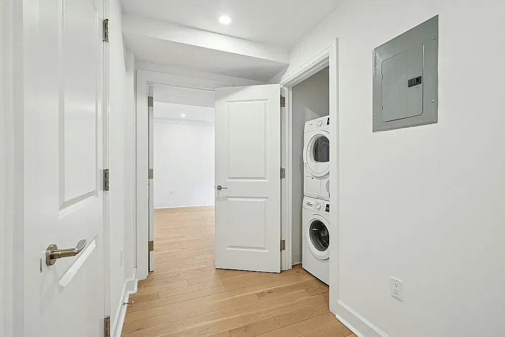 160 East 48th Street — Photo 3