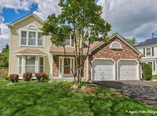 142 N Fiore Pkwy, Vernon Hills, IL