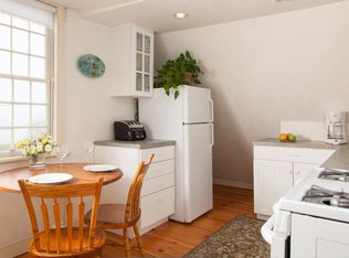 37 Washington St #2, Newport, RI 02840
