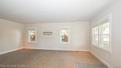 4th image of 320 University Ave #A