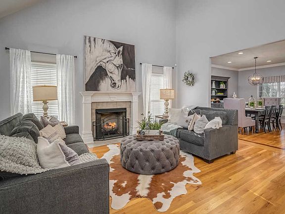 4th image of 1351 Dunraven Dr