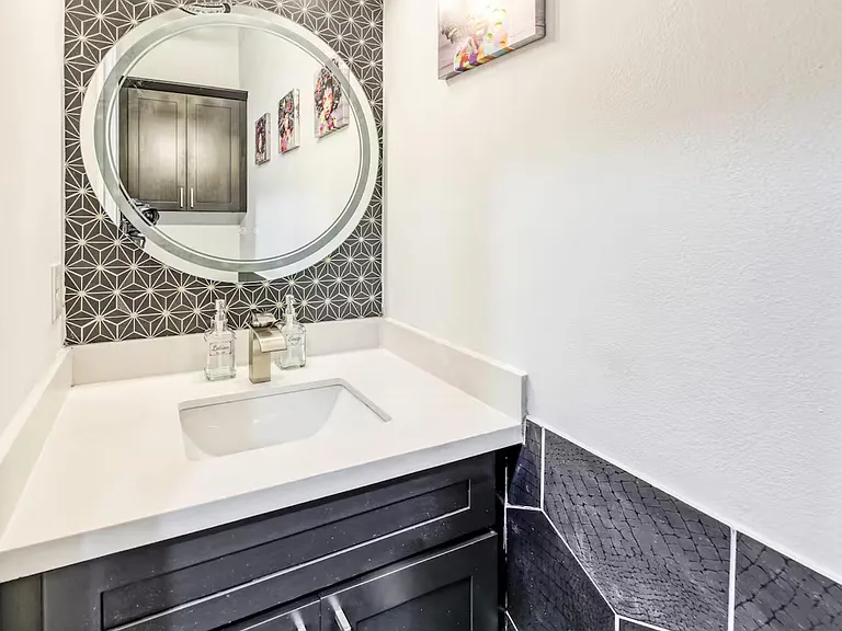 5215 Farmer St — Photo 28