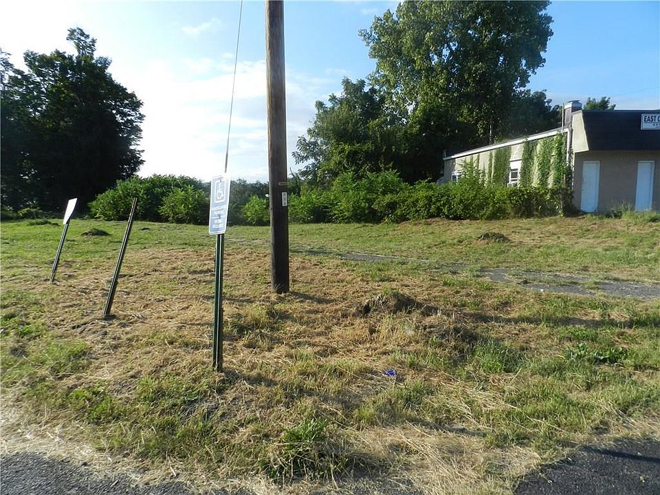 1st image of 907 Ulster Ave