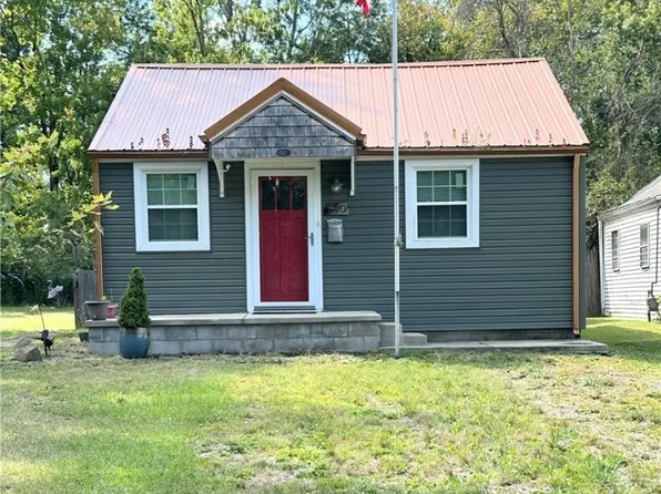 240 Courtland Ave, Campbell, OH 44405