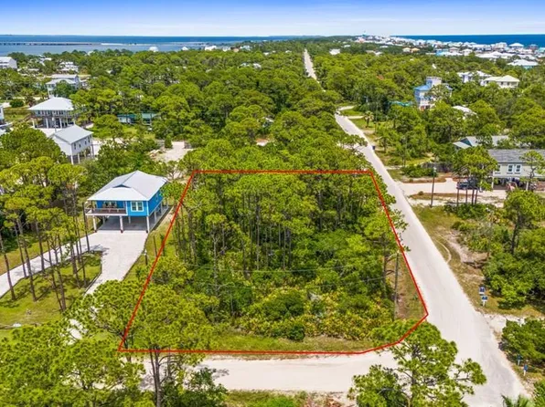 741 W Bay Shore Dr, Eastpoint, FL 32328