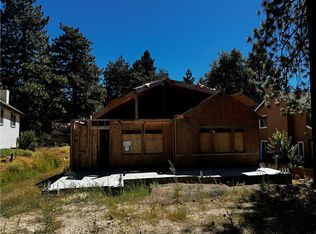 2131 Spring Oak Dr, Running Springs, CA 92382