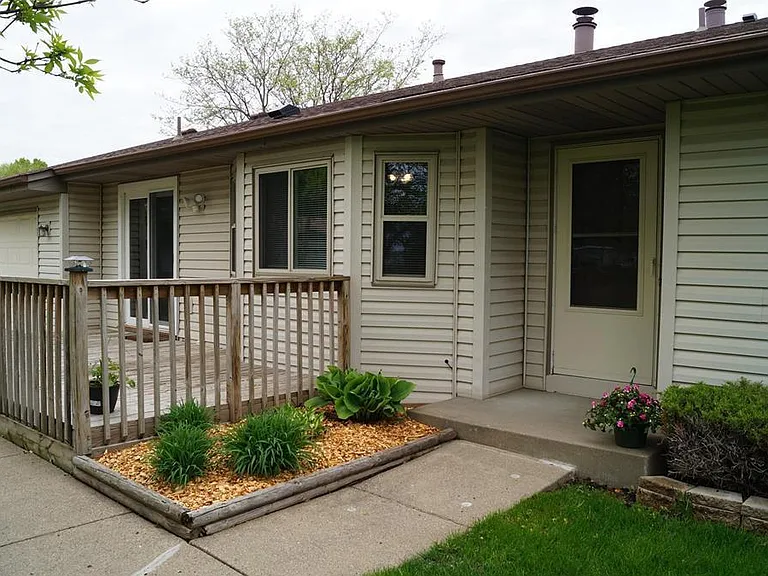 14931 Echo Way — Photo 3