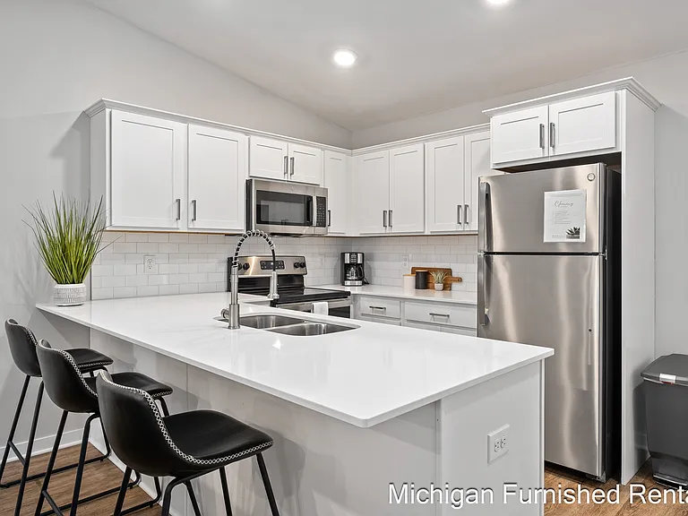 4322 Pine Forest Blvd NE #11 — Photo 11