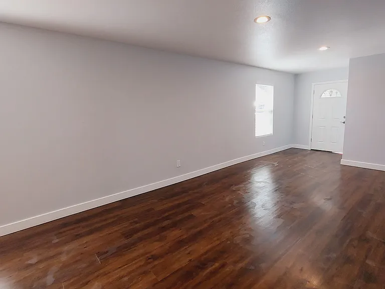 808 S Bois D Arc St — Photo 5