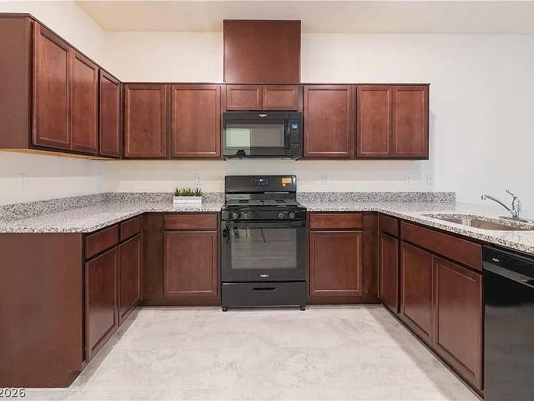 3208 Brynley Ave — Photo 9