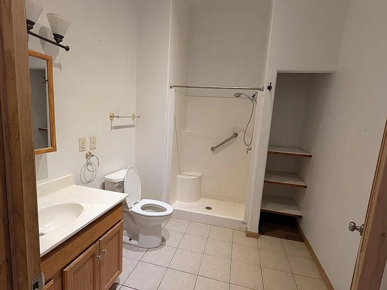 110 Elm St SW #A — Photo 14