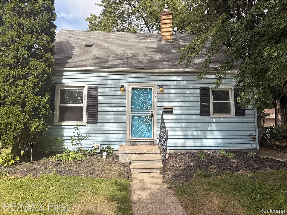 1st image of 192 Crestwood St