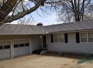 3430 SW Eveningside Dr, Topeka, KS 66614