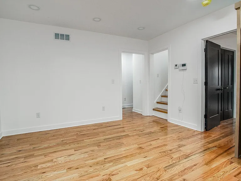4421 Bellefontaine Ave — Photo 19