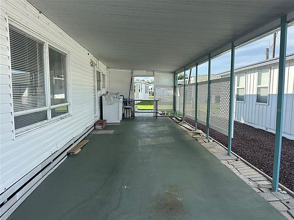 5th image of 558 SINCLAIR CIRCLE