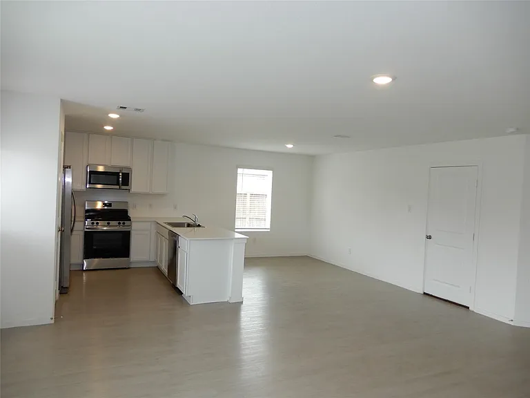 21102 Trivento Dr — Photo 3