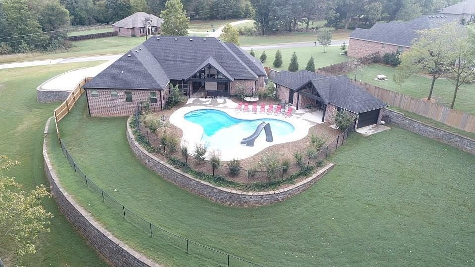 1st image of 12187 Lost Oak Dr