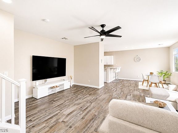 3rd image of 7940 Violet Dawn St