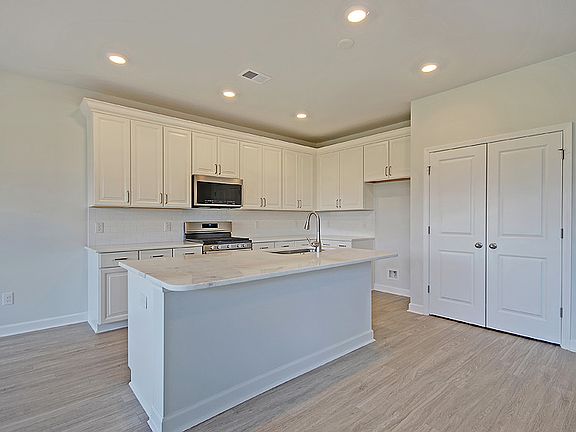Watson Hill - Pierce Interior Image 1