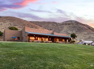 997 Hermosa St, Emmett, ID 83617