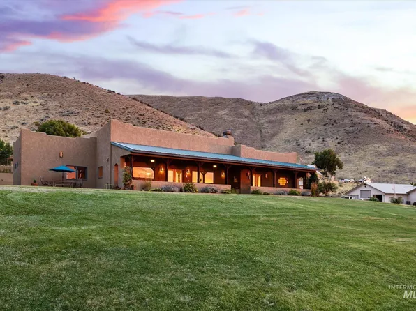 997 Hermosa St, Emmett, ID 83617