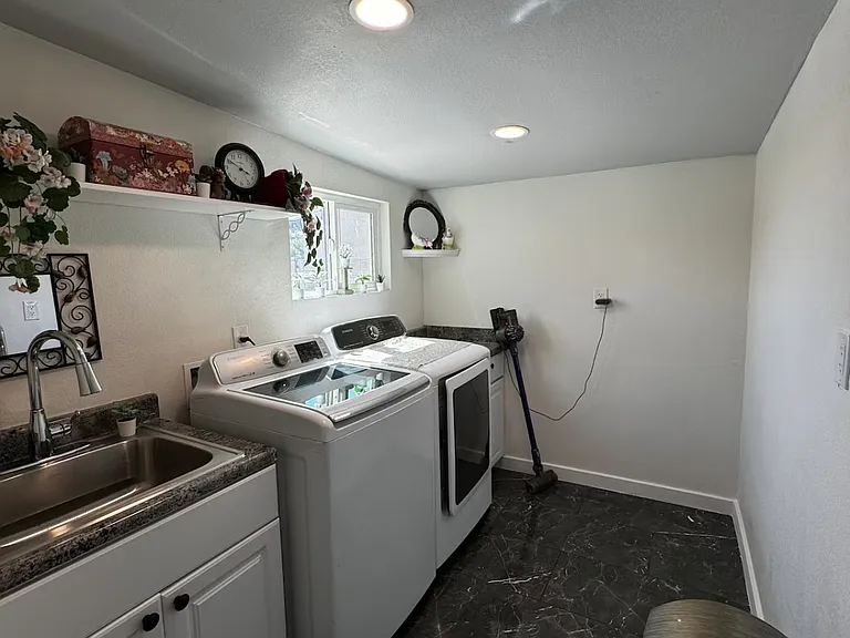 1213 W Galveston St — Photo 14