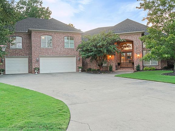 2nd image of 216 Seminole Ln