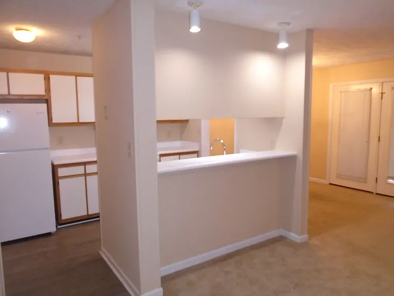 241-7 Waterdown Dr — Photo 7