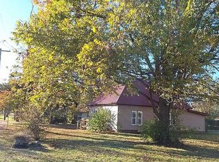 602 W Cherry St, Mc Leansboro, IL 62859