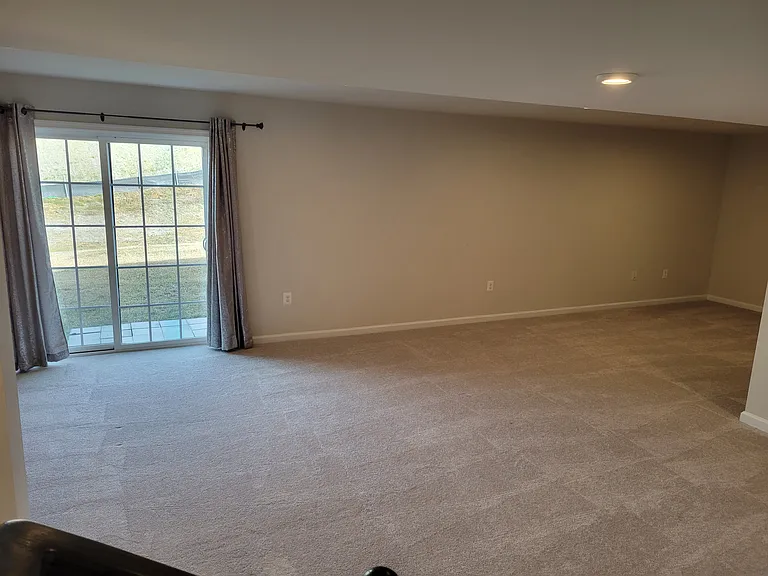 1009 Headquarters Way — Photo 33