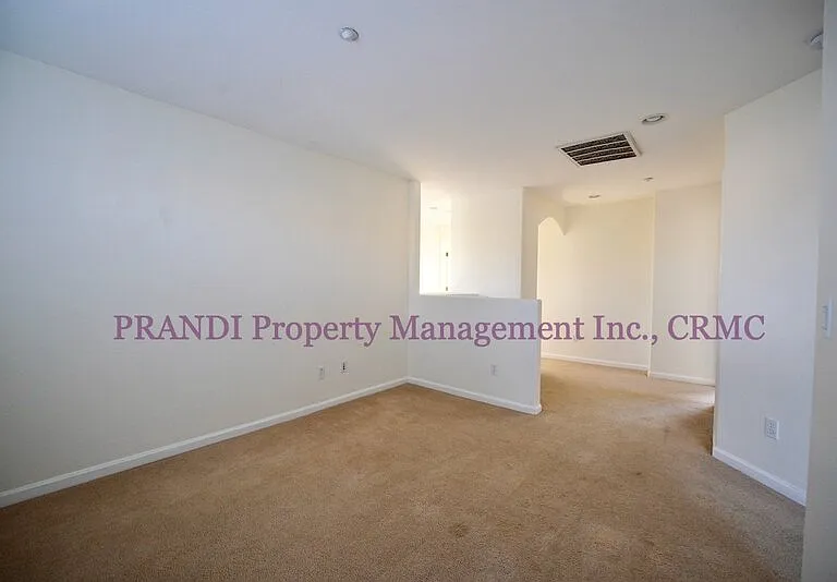 14 Pizarro Ave — Photo 17
