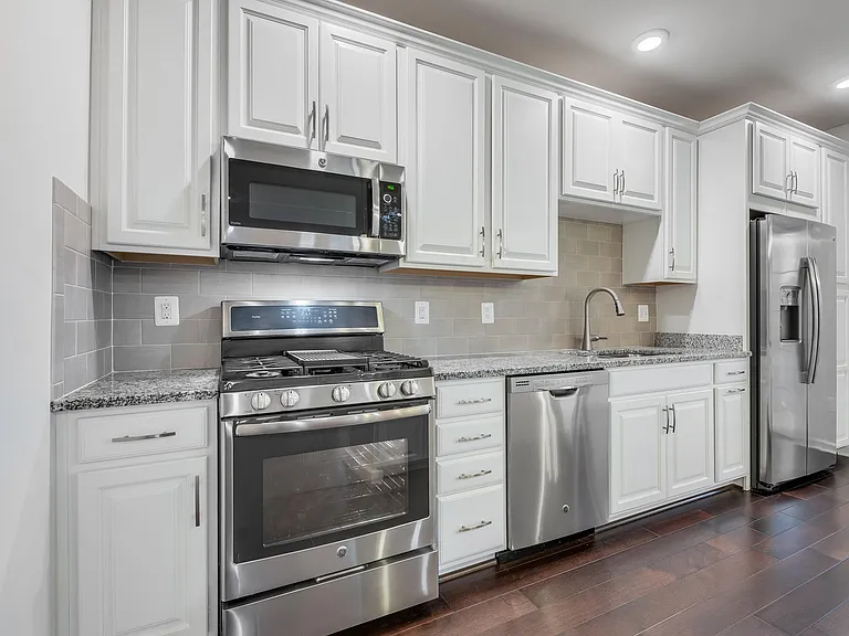 23290 Milltown Knoll Sq #118 — Photo 13