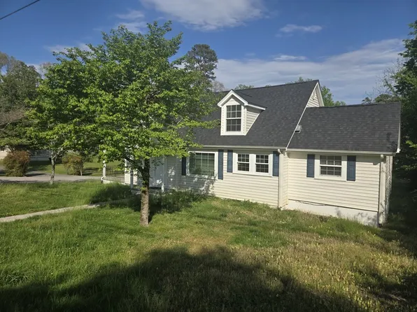 4094 University Dr #B, Ooltewah, TN 37363