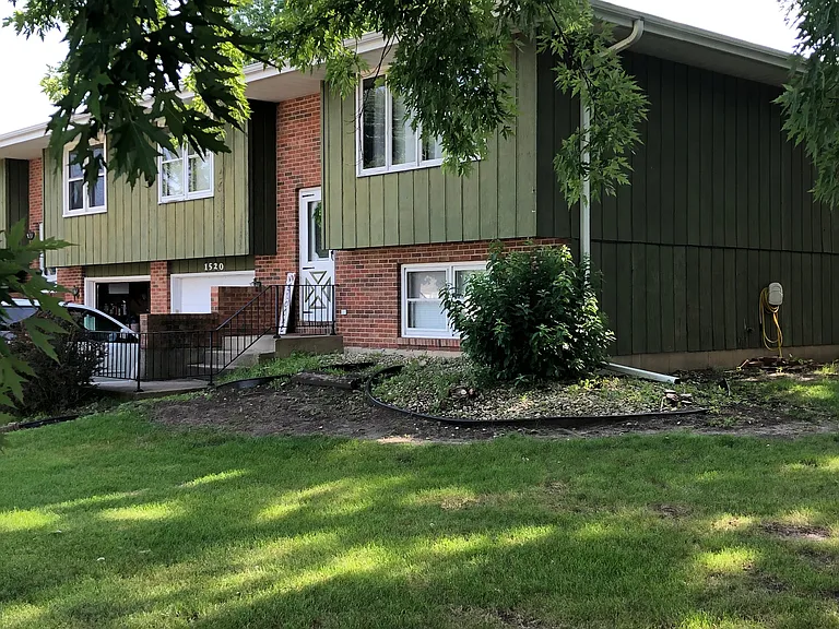 1520 Adams St — Photo 1