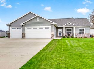 N8040 Paddock Ct, Sherwood, WI 54169