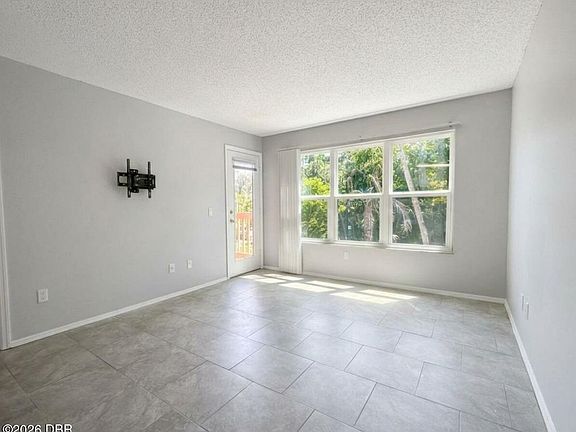 4th image of 1401 S Palmetto Ave APT 111