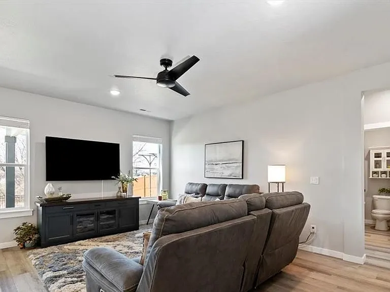 6915 S Sunfish Way — Photo 8