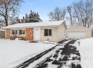 177 Shady Ln, Bolingbrook, IL 60440