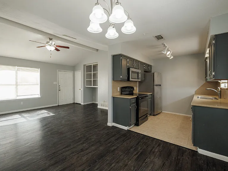 3874 Georgetown Dr — Photo 15
