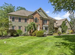 56 Deer Creek Dr, Basking Ridge, NJ 07920